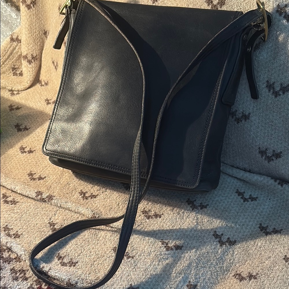 Vintage 90s Coach Black Crossbody Bag with Adjustable Straps, Style No.9829